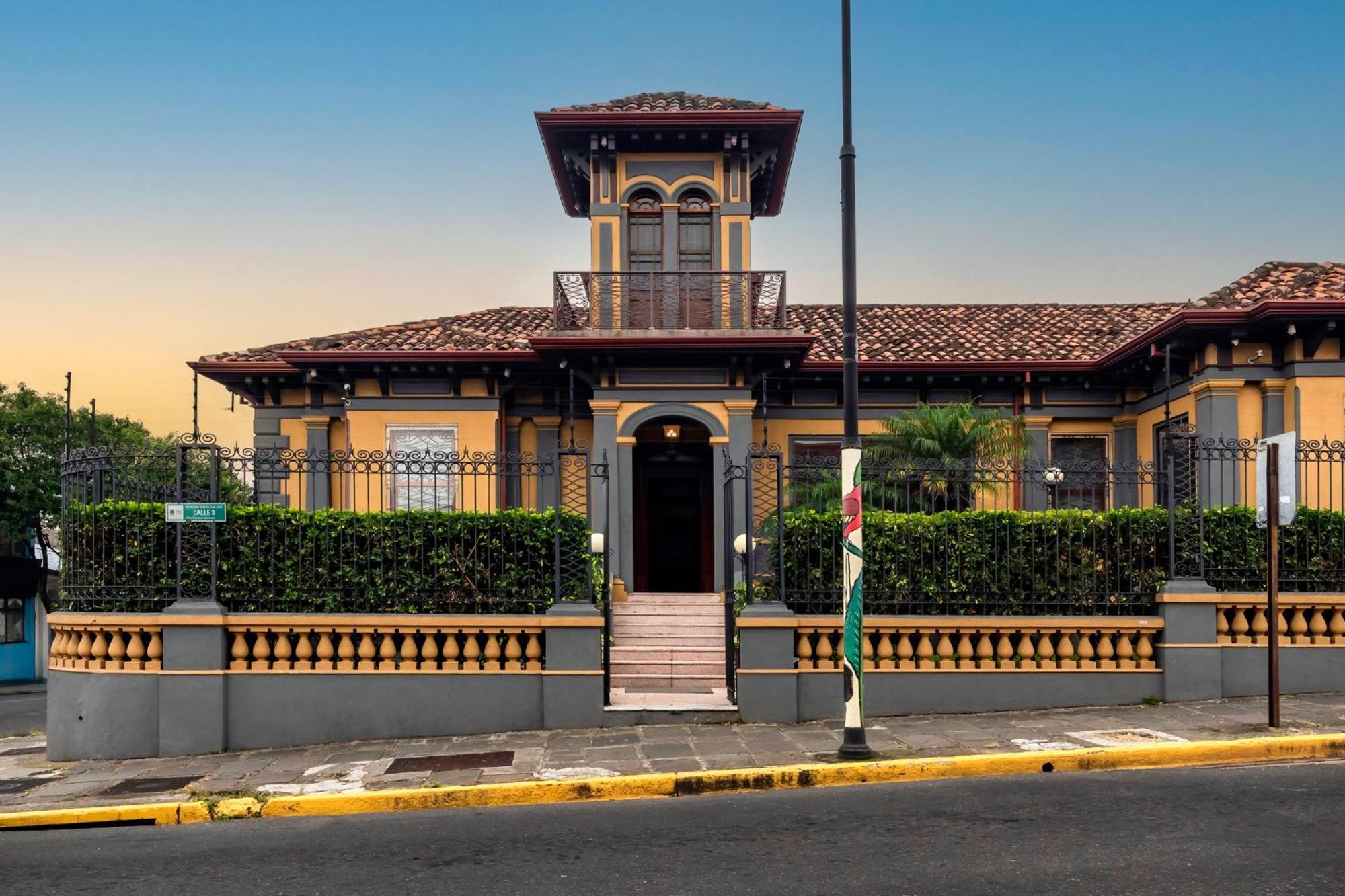 Hotel Majestad San José Esterno foto