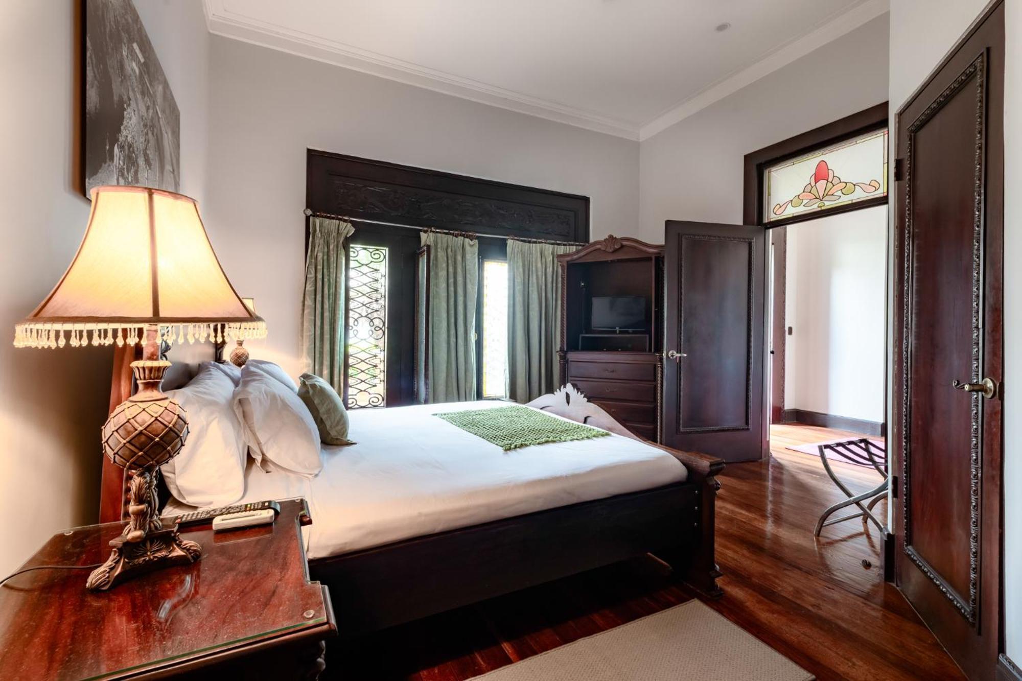 Hotel Majestad San José Esterno foto